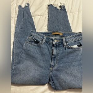 Joe’s Jeans. Distressed skinny jeans. Size W26
